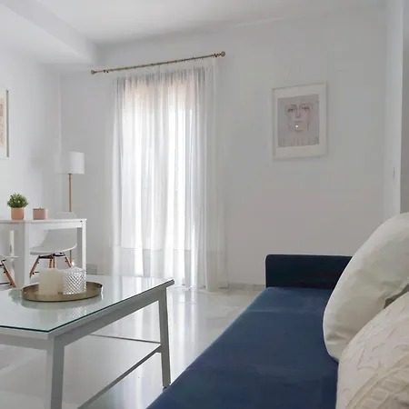 Apartment Living & Parking Gratis